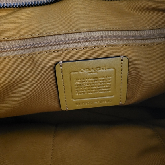 COACH BAG (MUSTARD COLOR) LIKE NEW, EXTREMELY CLEAN!!